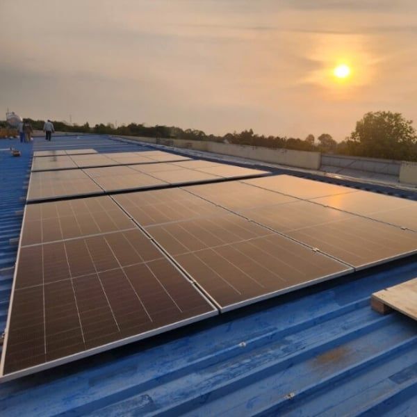 Hệ Điện Mặt Trời Hoà Lưới 15kWp 3 Pha Tự Lắp (Dùng Ban Ngày, Có Điện Lưới) - Hoá Đơn 7 - 10 Triệu