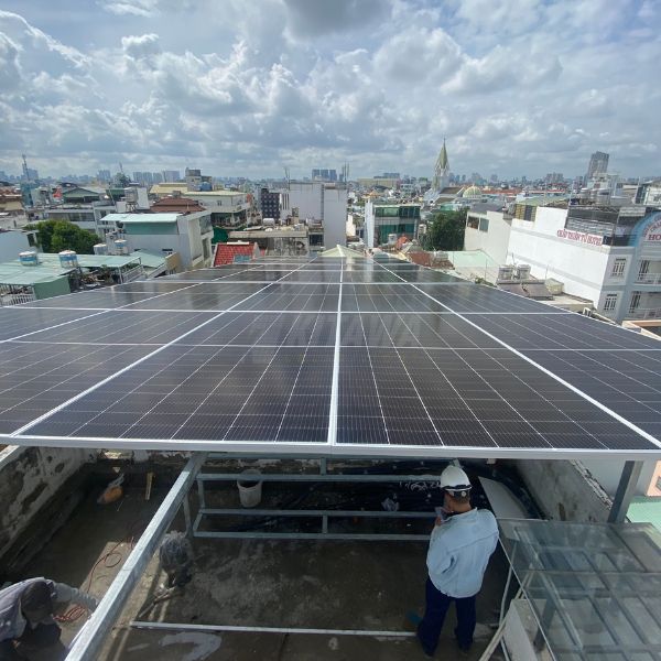 Hệ Điện Mặt Trời Hybrid 8kWp 1 Pha Tự Lắp (Dùng Được Ban Đêm, Khi Cúp Điện) - Hoá Đơn 3 - 5 Triệu