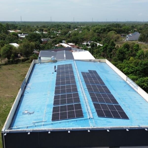 Hệ Điện Mặt Trời Hoà Lưới 15kWp 3 Pha Tự Lắp (Dùng Ban Ngày, Có Điện Lưới) - Hoá Đơn 7 - 10 Triệu