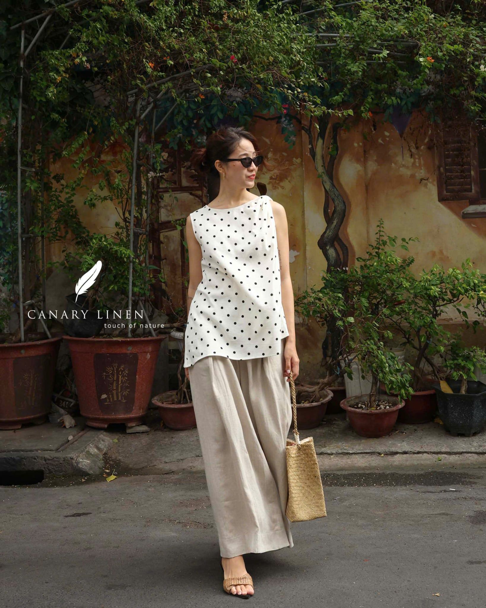  Muse Top - Trắng chấm bi 