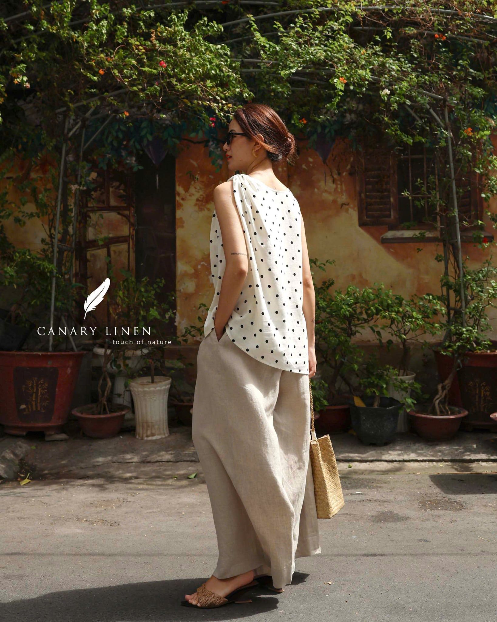  Muse Top - Trắng chấm bi 