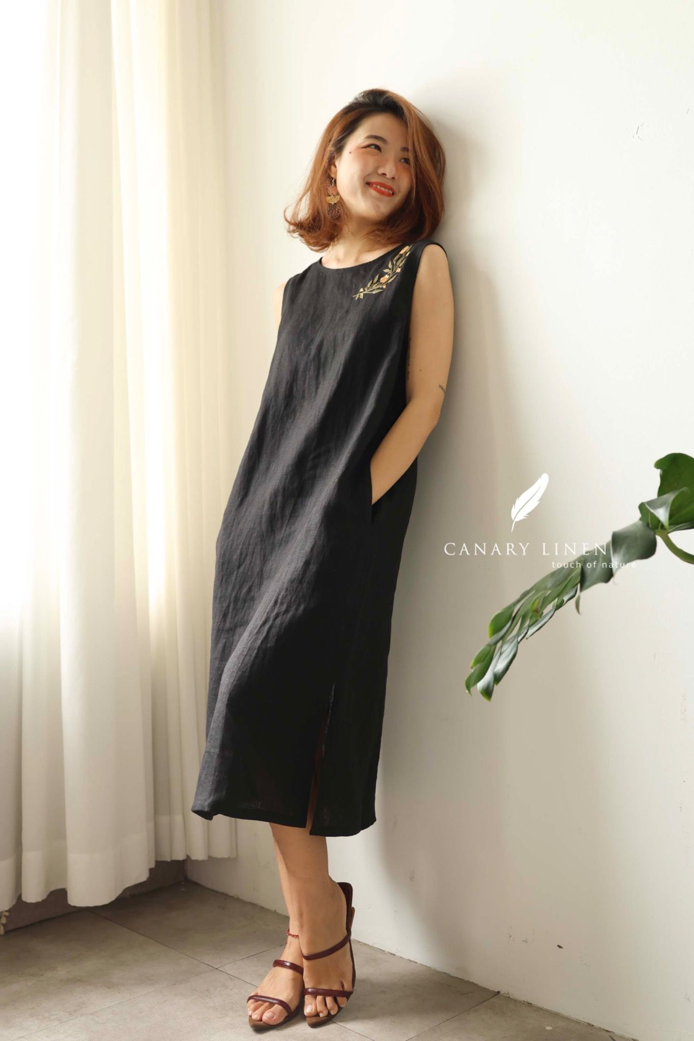  Bloom V Dress - Đen 