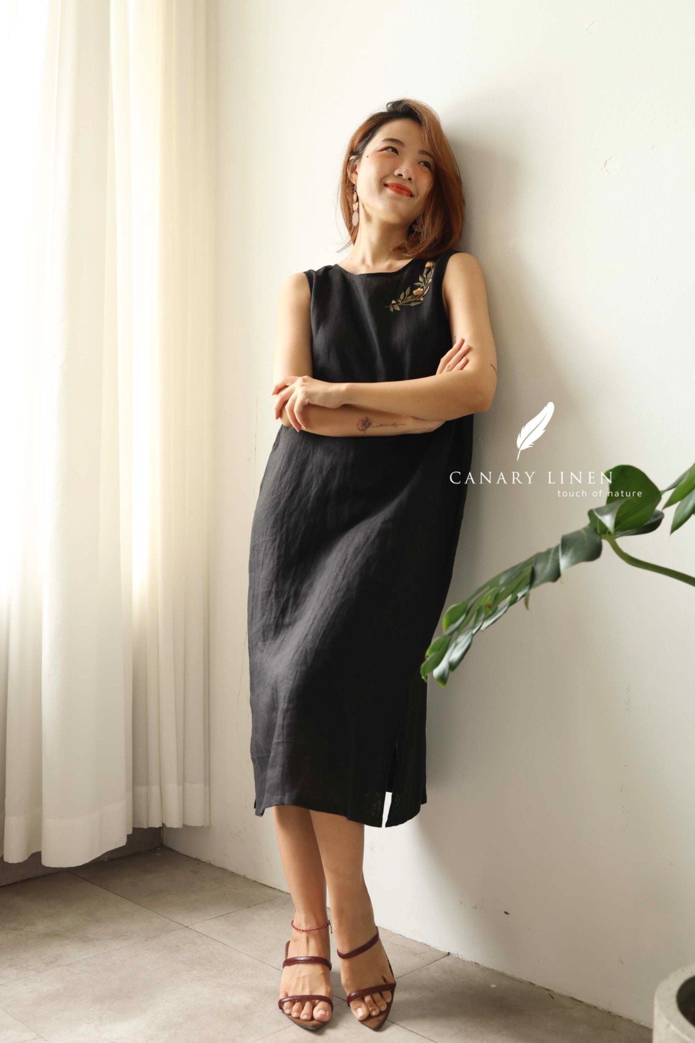  Bloom V Dress - Đen 