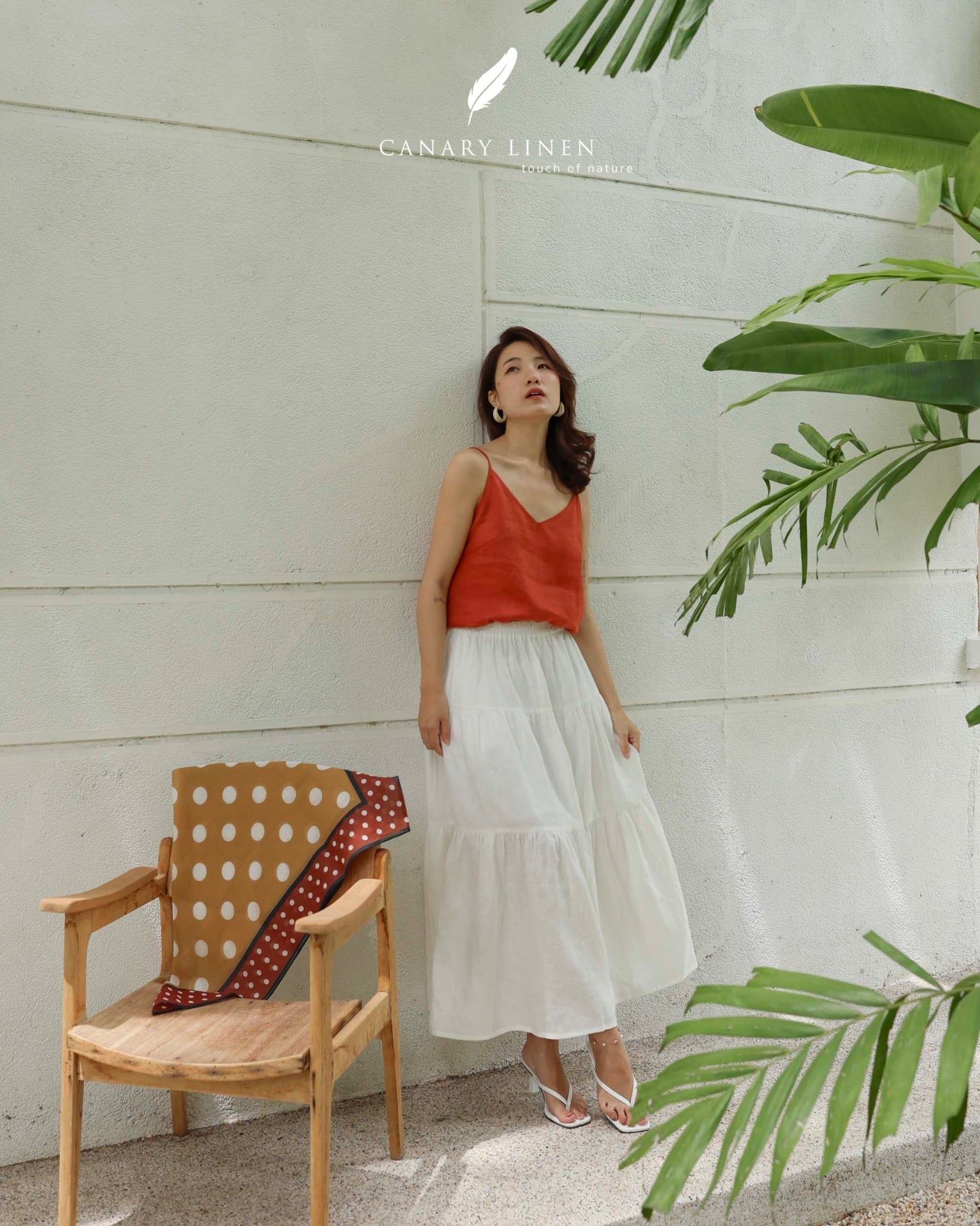  Clara Scarf - Chấm bi nền vàng 