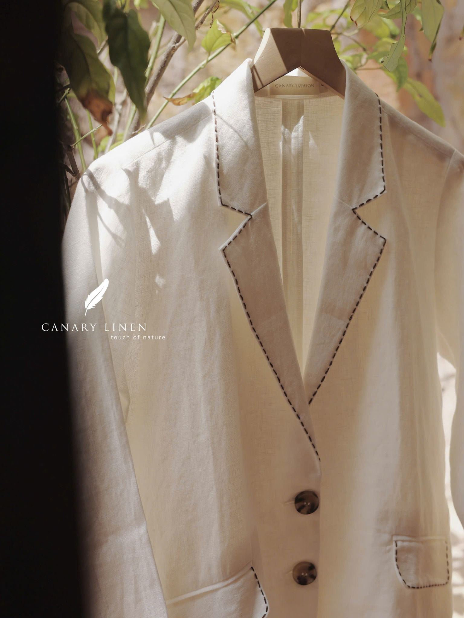  Eira Blazer - Trắng viền Nâu choco 
