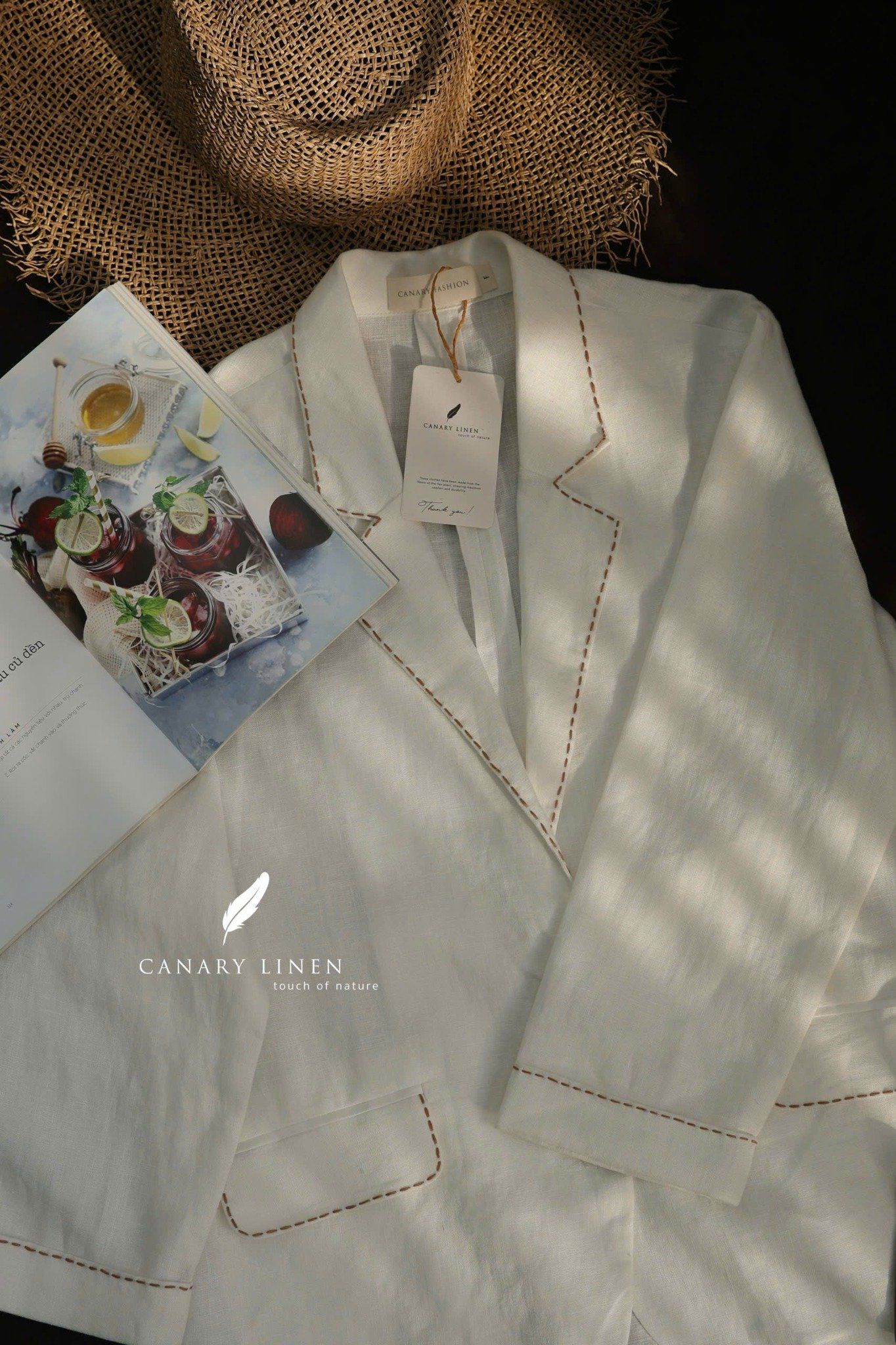  Eira Blazer - Trắng viền nâu nhạt 