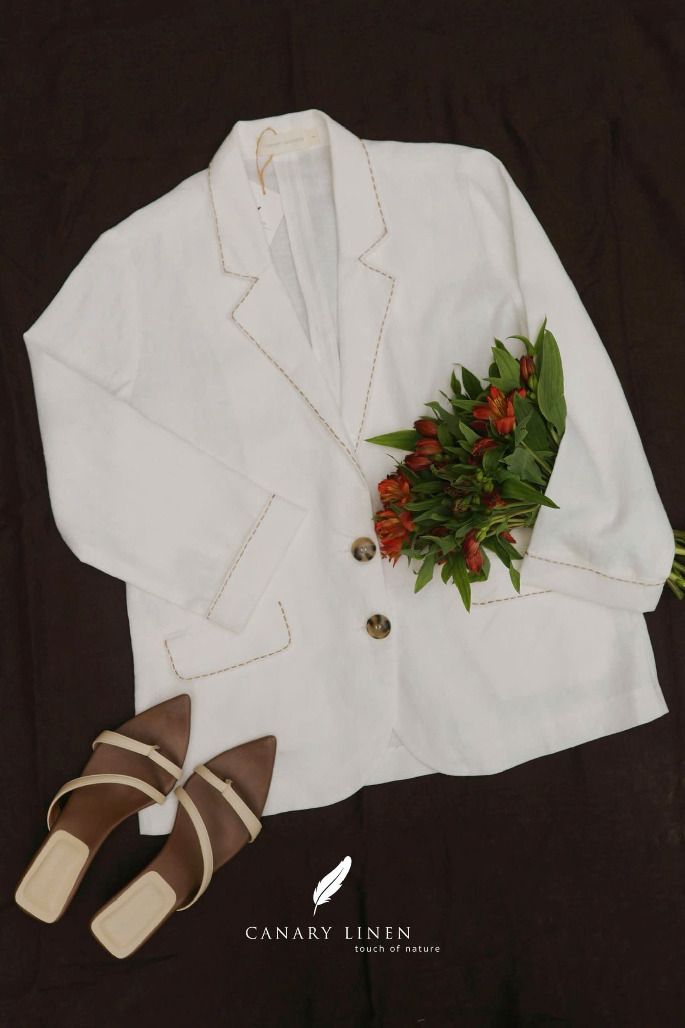  Eira Blazer - Trắng viền nâu nhạt 