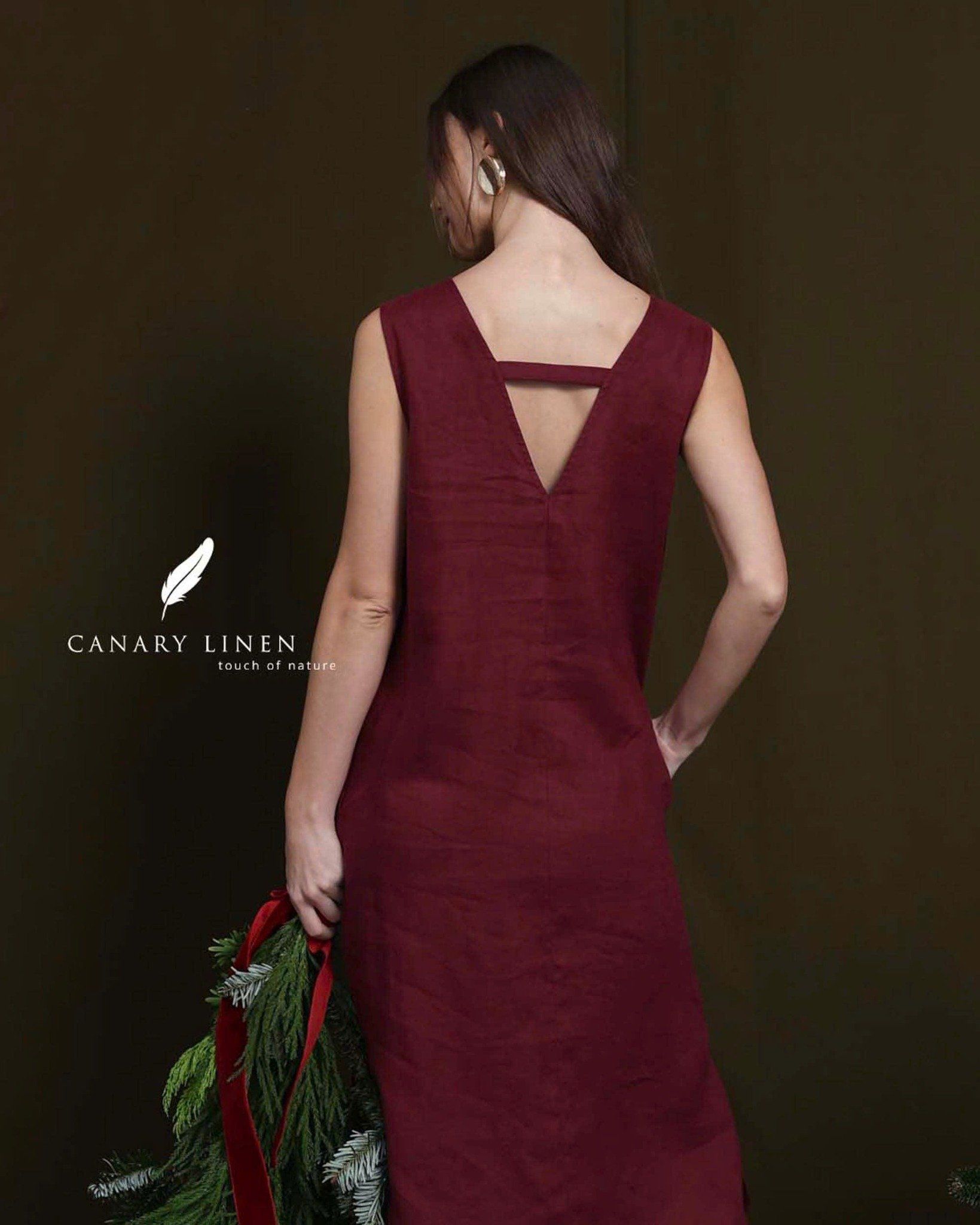  Bloom V Dress - Đỏ mận 