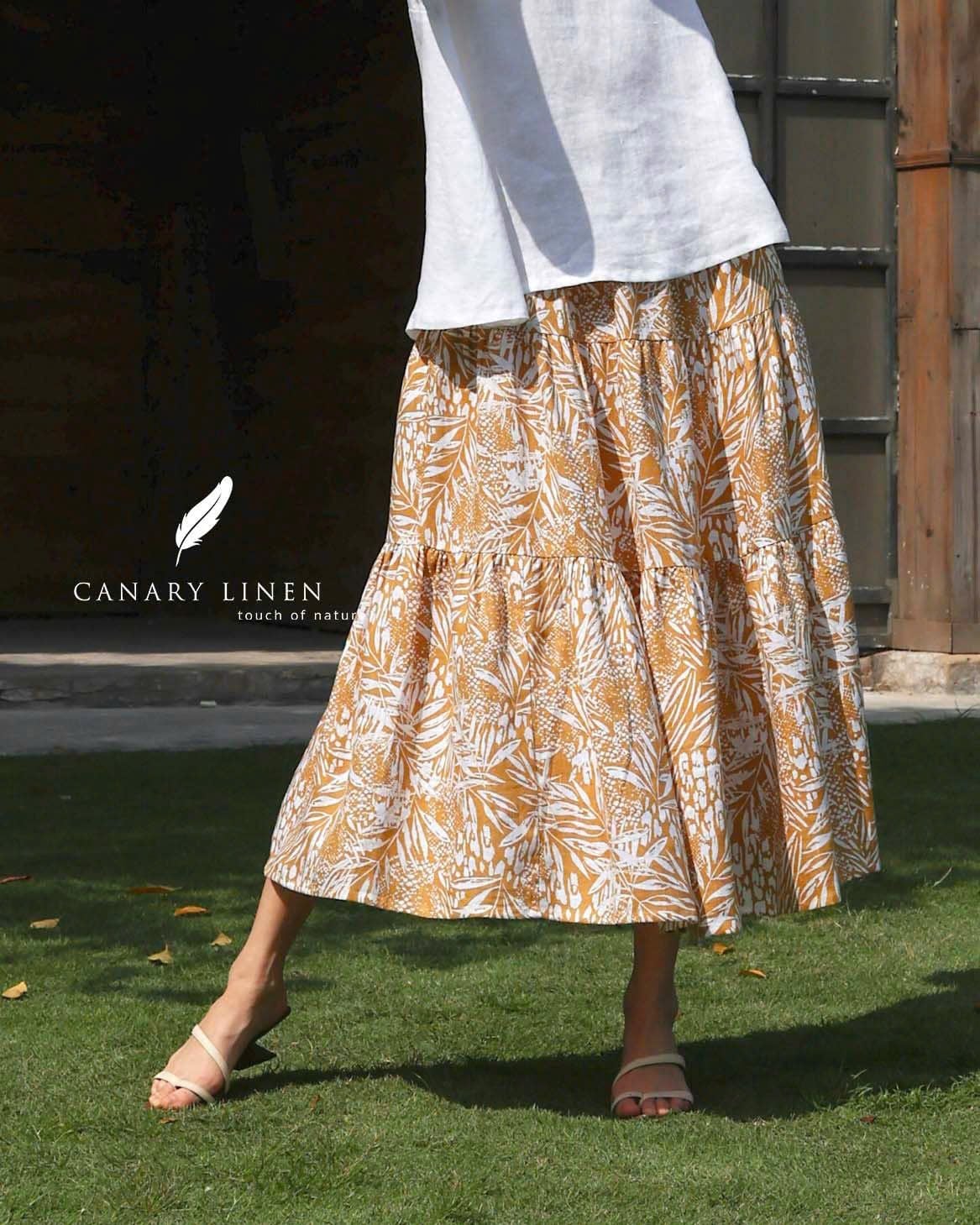  Tiered Maxi Skirt - Lá trắng nền vàng 