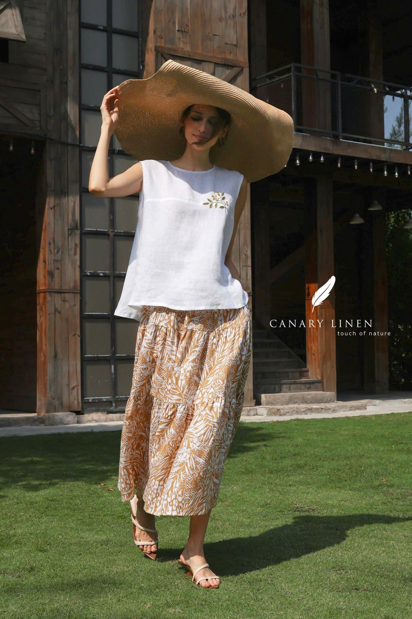 Tiered Maxi Skirt - Lá trắng nền vàng 