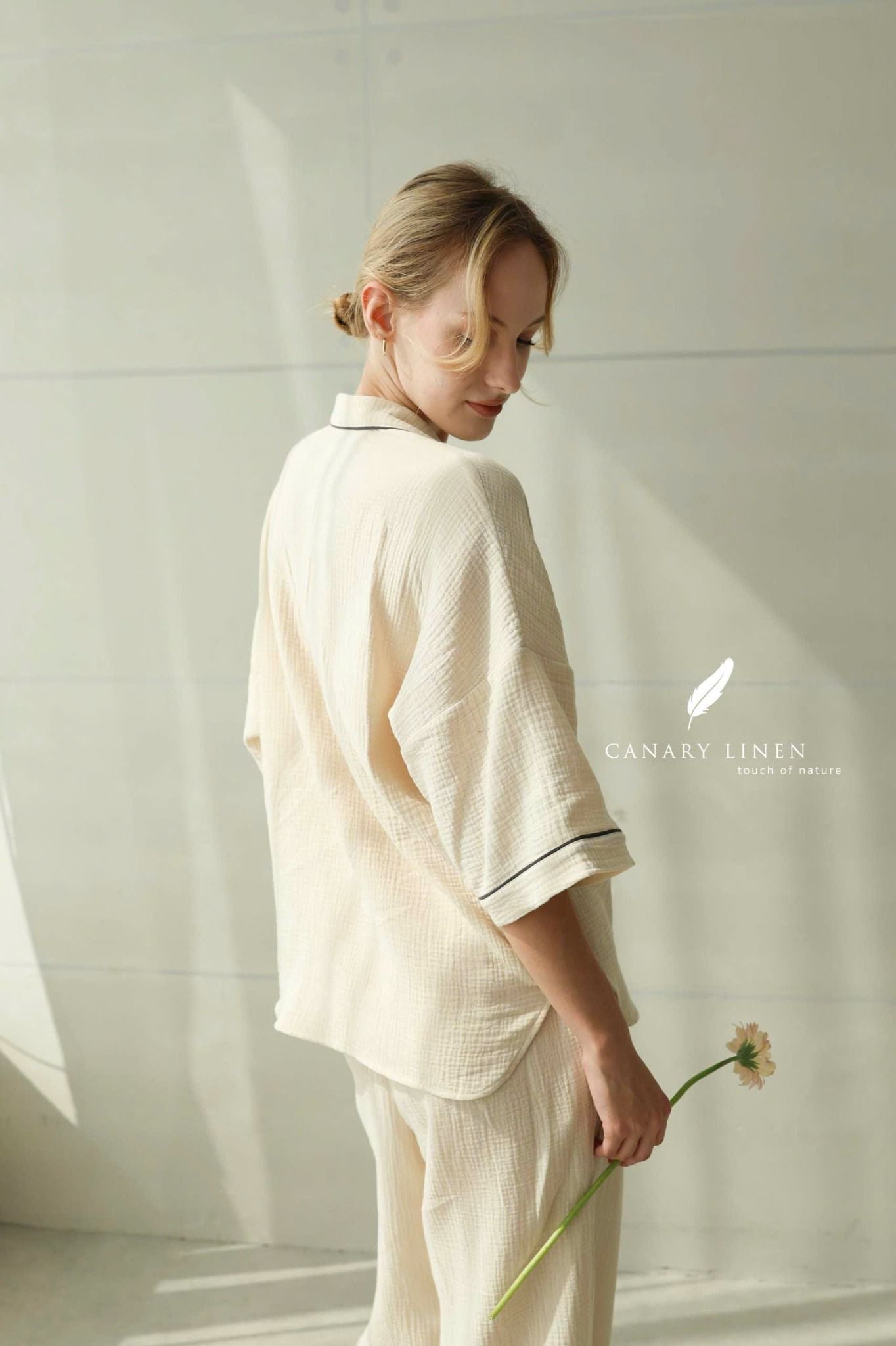  Calma Set - Kem viền đen 