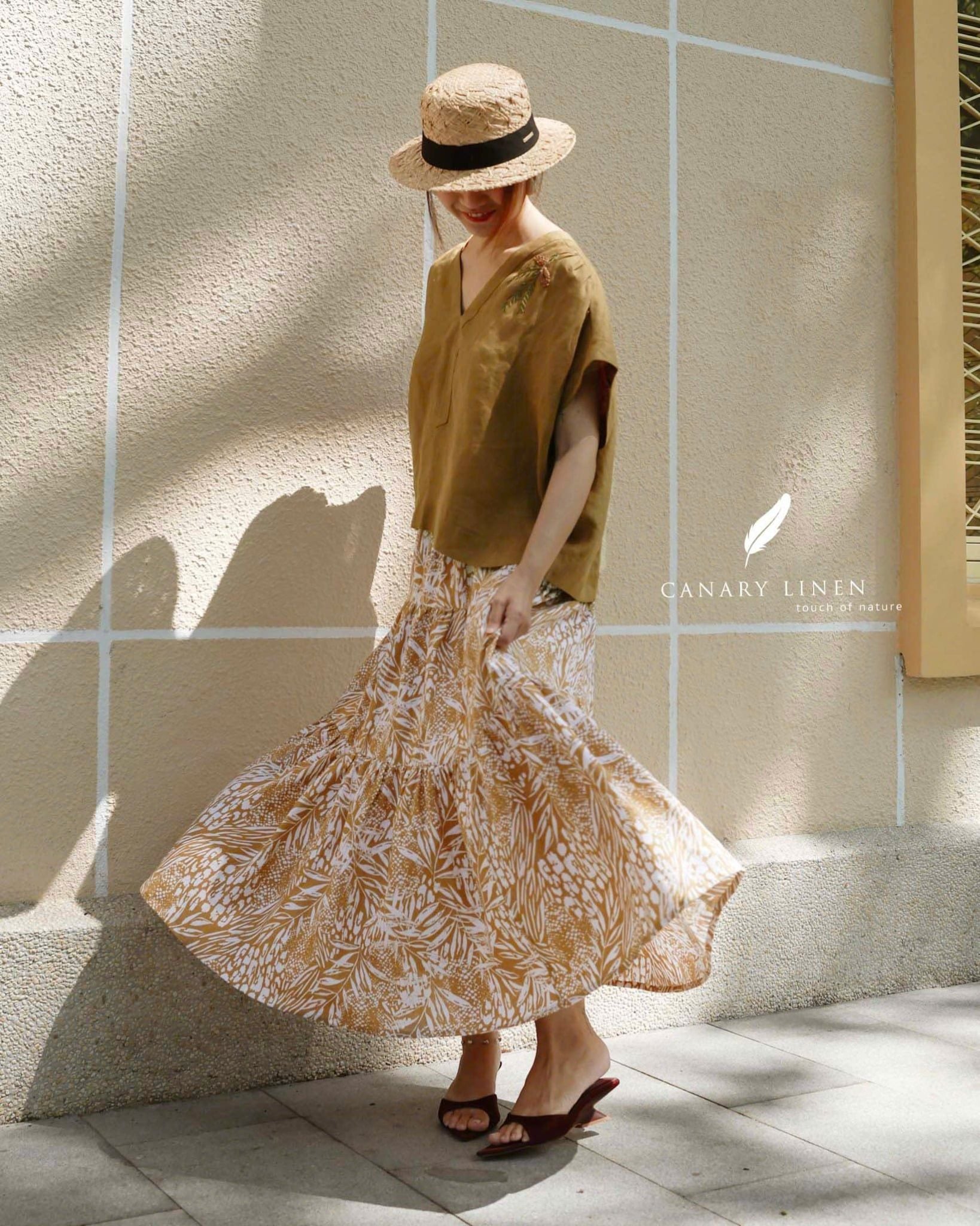  Tiered Maxi Skirt - Lá trắng nền vàng 