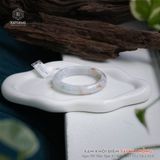  Vòng Khối Phỉ Thúy Xám Khói Điểm Sái Kim Hồng Bản Hẹ 12 x 7.6 x 55.8 (Không Kén Mệnh) 2530146 