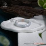  Vòng Khối Phỉ Thúy Xám Khói Điểm Sái Kim Hồng Bản Hẹ 11.7 x 7.8 x 55.6 (Không Kén Mệnh) 2530138 