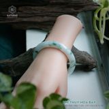  Vòng Khối Ngọc Phỉ Thúy Hoa Bay Cao Cấp Bản Hẹ 9.6 x 8.5 x 56 (Không Kén Mệnh) 2536997 