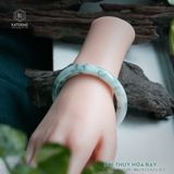  Vòng Khối Ngọc Phỉ Thúy Hoa Bay Cao Cấp Bản Đũa 9.5 x 9.5 x 57.1 (Không Kén Mệnh) 2537009 