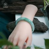  Vòng Khối Ngọc Phỉ Thúy Băng Hoa Lam Thiên Cao Cấp Bản Hẹ 11.6 x 8.6 x 55.6 (Không Kén Mệnh) 2538558 