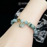  Vòng Đơn Ngọc Phỉ Thúy Hoa Bay 7.8ly Mix Cỏ Bốn Lá, Ngũ Điếu Và Túi Tiền Kim Bảo Vàng Trang Sức (Không Kén Mệnh)  1-200006/3 