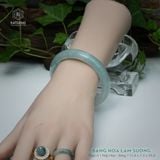  Vòng Khối Ngọc Phỉ Thúy Băng Hoa Lam Sương Cao Cấp Bản Hẹ 11.8 x 7.5 x 55.8 (Không Kén Mệnh) 2545852 