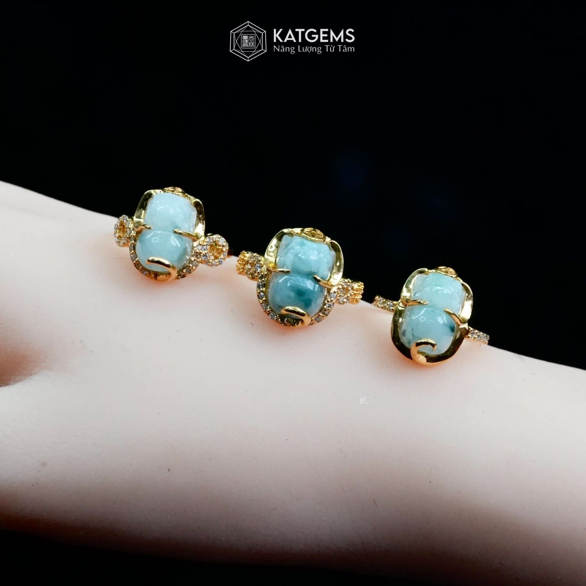  Nhẫn Mặt Tỳ Hưu Ngọc Phỉ Thúy Hoa Bay Vàng Trang Sức VIP (Không Kén Mệnh) 