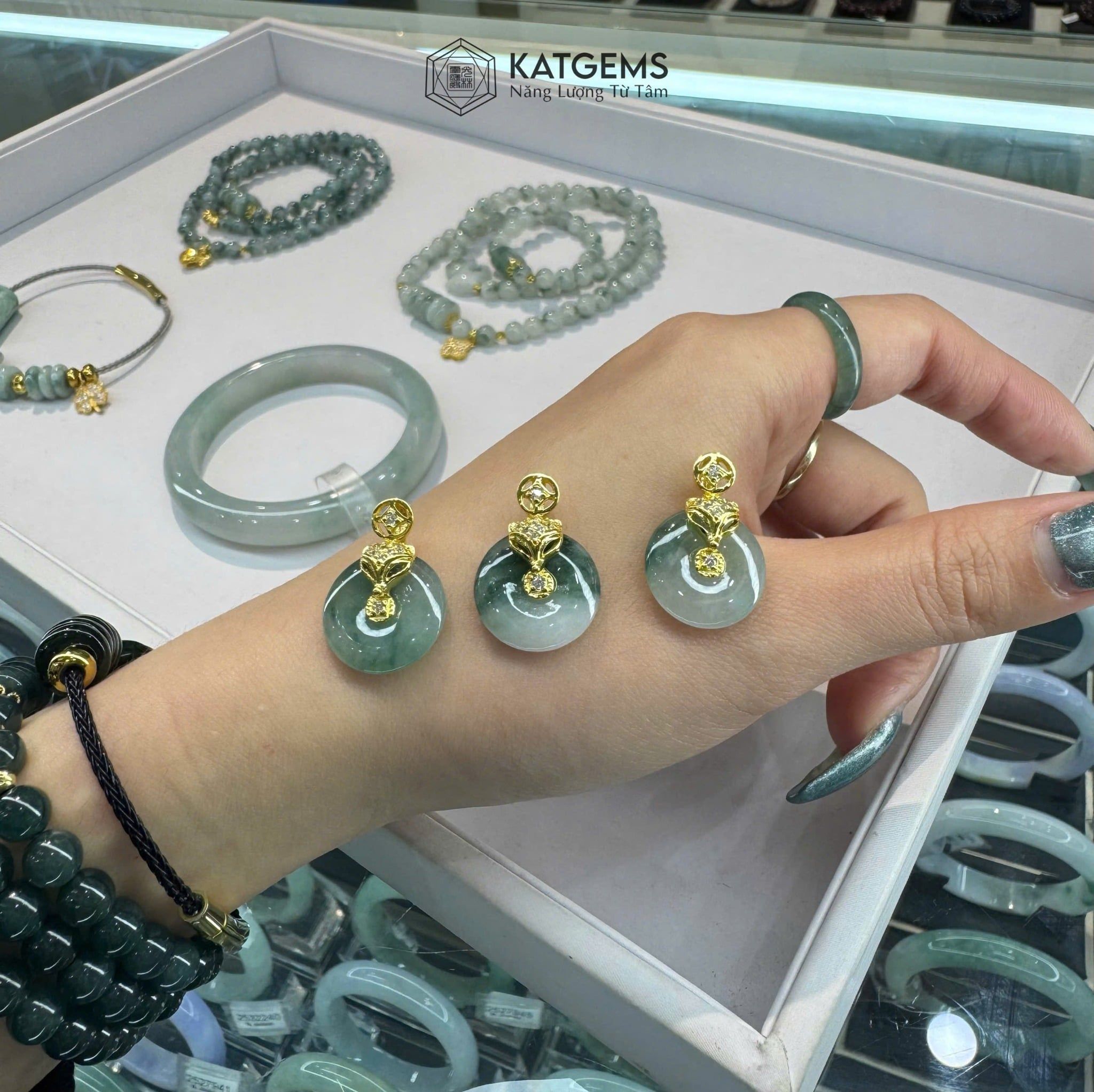  Mặt Dây Chuyền Ngọc Hoa Bay Đồng Điếu (Không Kén Mệnh) 