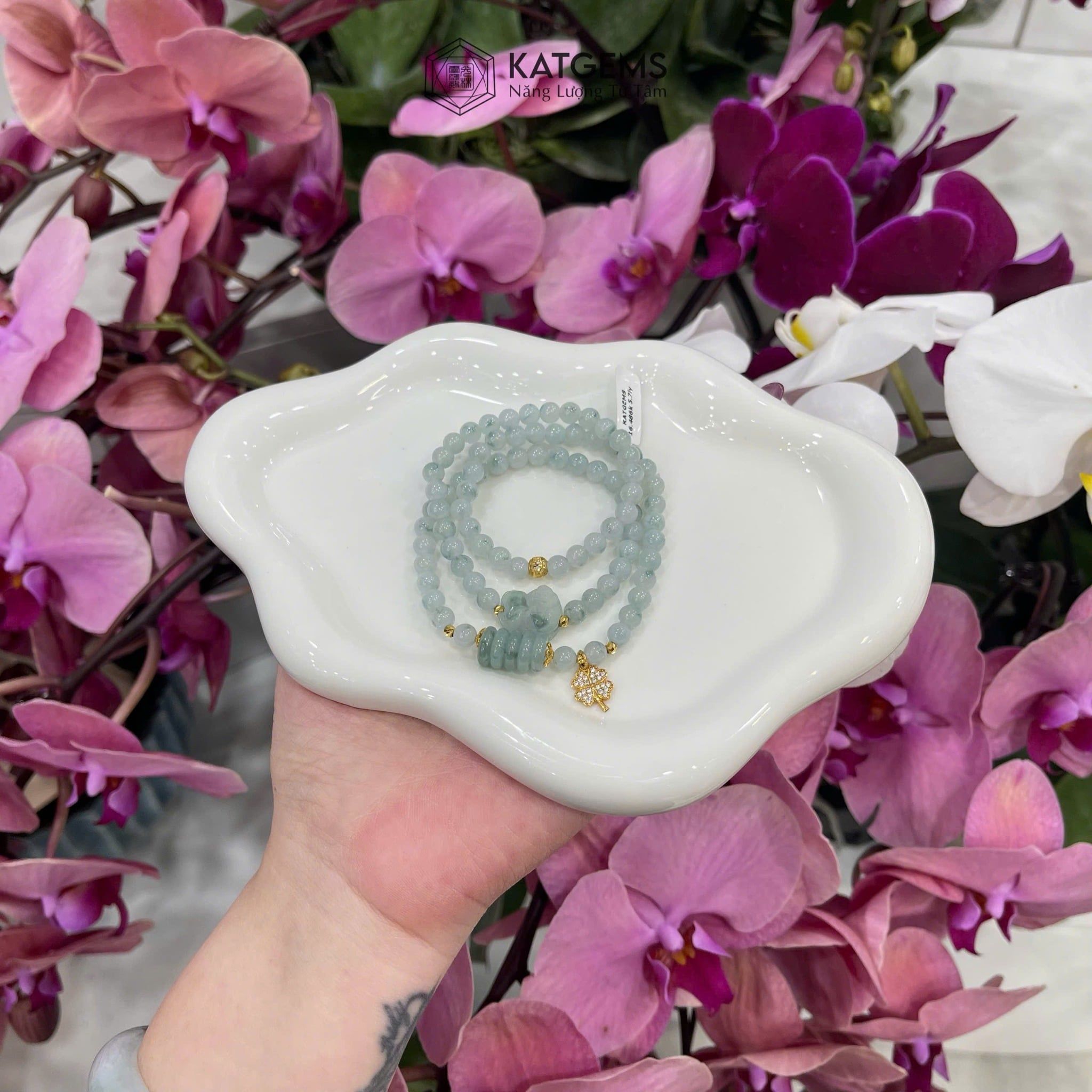  Vòng Chuỗi Ngọc Phỉ Thúy Hoa Bay 5.7ly Mix Ngũ Điếu, Hồ Ly Phượng Và Cỏ Bốn Lá Nạm Đá Vàng Trang Sức (Không Kén Mệnh) 1-127014 