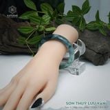  Vòng Khối Ngọc Phỉ Thúy Sơn Thủy Lưu Vân Cao Cấp Bản Hẹ KT: 12.6 x 7.8 x 55.7 (Không Kén Mệnh) 2607079 