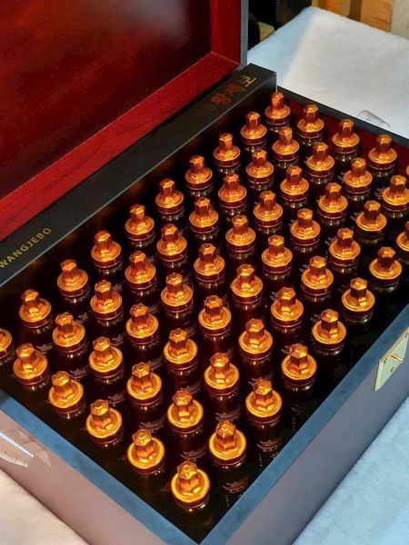 Tinh Chất Hồng Sâm Bổ Dược Hàn Quốc SamJin Hộp Gỗ 60 Ống