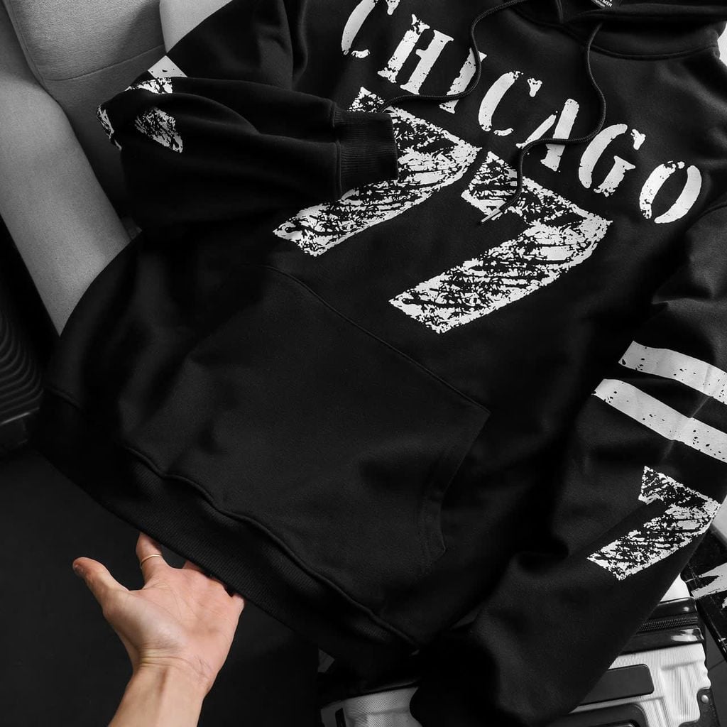 BIG MEN- Áo khoác hoodie màu đen chất vải nỉ cua kéo lụa họa tiết Chicago 77 bigsize nam 90- 135kg