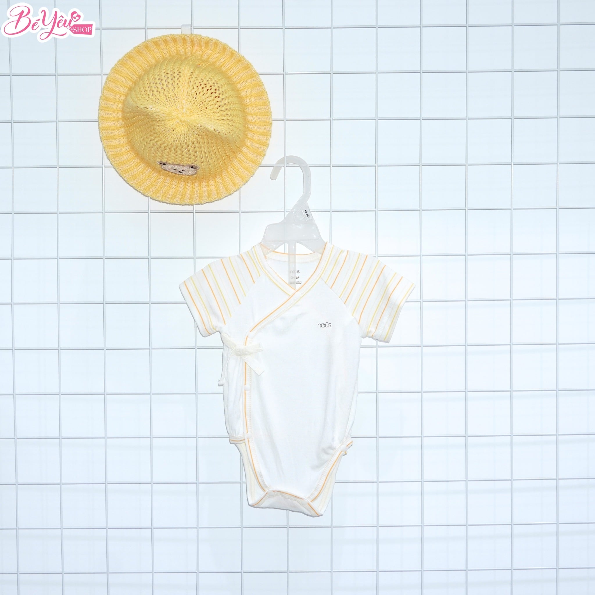 Body Chip Nous Cộc Tay Trắng Phối Kẻ Cam