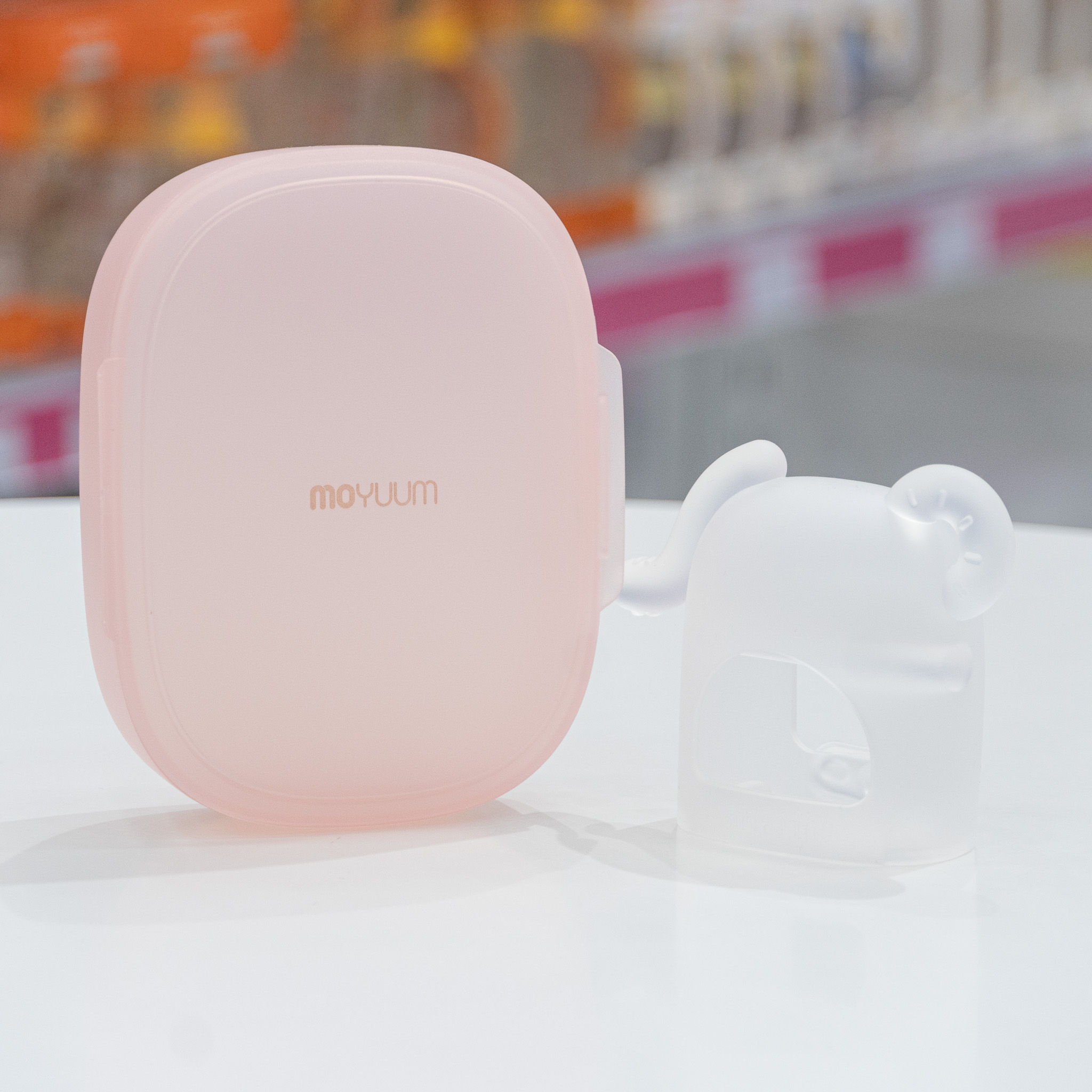 Gặm Nướu Moyuum Hình Voi + Hộp