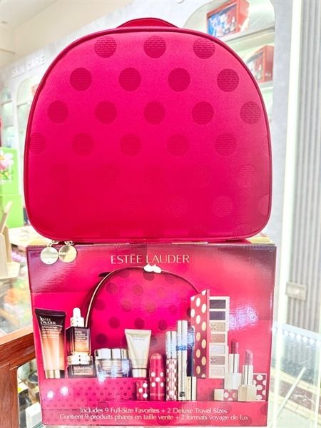 Set ESTEE LAUDER Includes 9 Full-Size Favorites + 2 Deluxe Travel Sizes