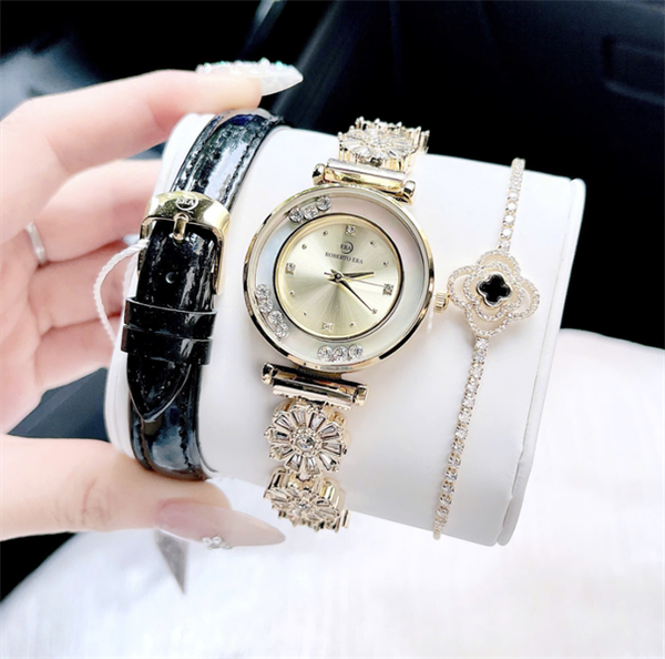 Set Đồng Hồ ROBERTO ERA Quartz Size 32mm + Dây Đeo + Lắc Tay