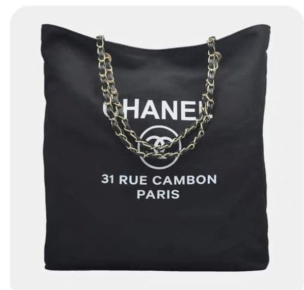Túi Tote CHANEL Black Tote With Gold Chain