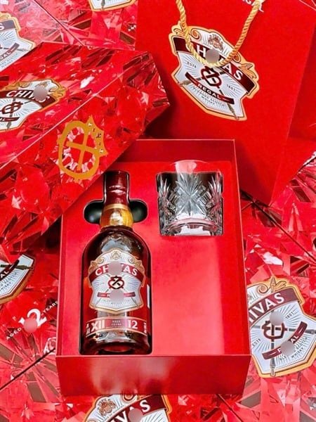 Rượu CHIVAS Regal Extra 12