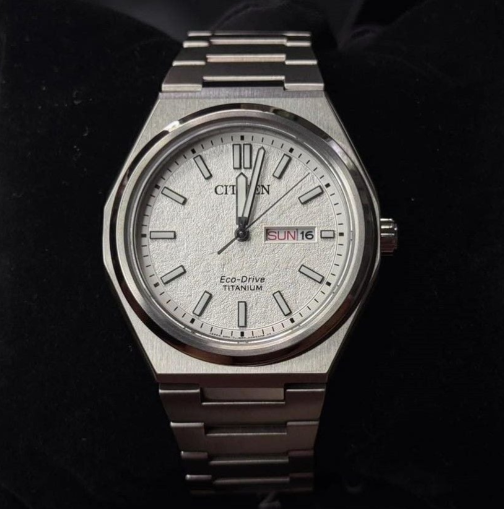 Đồng Hồ CITIZEN Eco-Drive Super Titanium Silver AW0130-85A