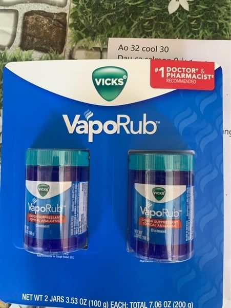 Set Dầu Cù Là VICKS Vaporub Cough Suppressant Ointment 100g x 2