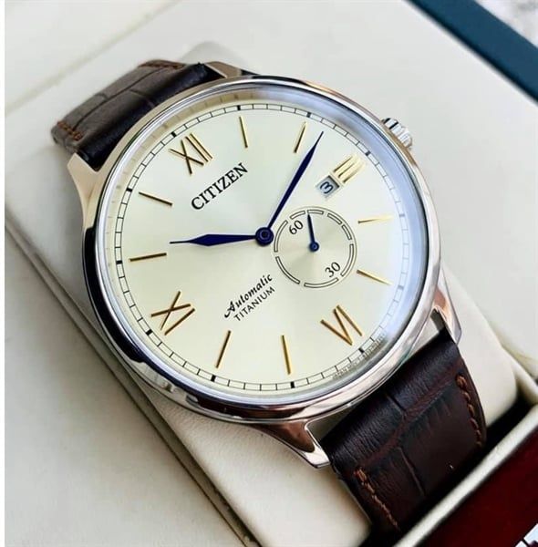 Đồng Hồ CITIZEN Automatic NJ0090-13P Titanium