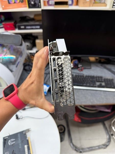 Card Màn Hình VGA ZOTAC GAMING TWIN EDGE RTX 3070-8GB Trắng 2ND