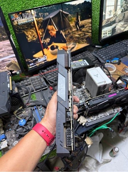 Card màn hình VGA Gigabyte GAMING OC 3Fan RTX 2080-8GB 2ND