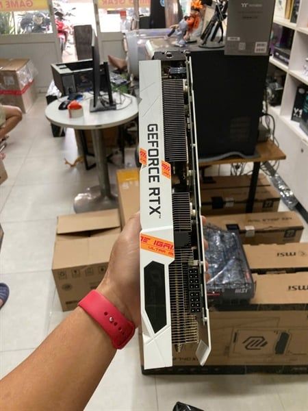 Card Màn Hình Máy Tính VGA Colorful Utrawhite 3050-8GB 2ND