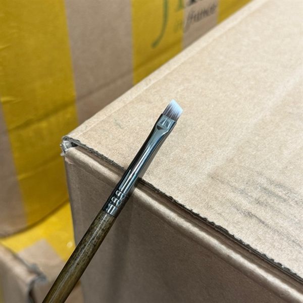  Cọ eyeliner C19 (Thân nâu) 
