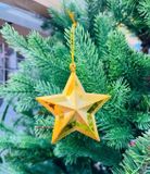  Phụ Kiện Treo Trang Trí Thông 