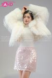  Outfit Phối Sẵn (HAF0003 Áo Khoác Lông Form Croptop Trắng phối HVK0502 Váy Kim Sa Hồng Nhạt) 