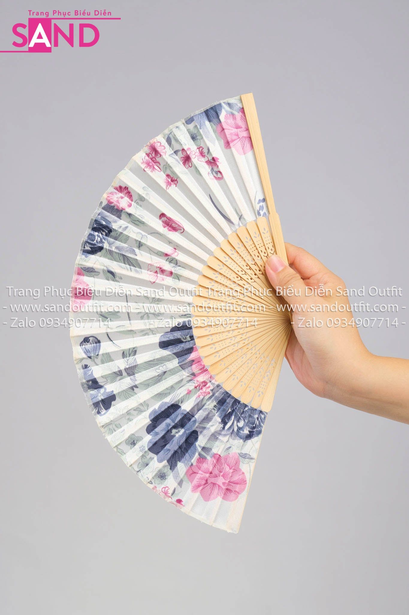  DQG0005 Quạt Giấy Cổ Trang Hoạ Tiết Hoa Nhiều Màu - Trắng 