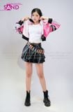  OUTFIT PHỐI SẴN (HAK0507 Áo Khoác Thun Croptop Khóa Kéo Biker - Hồng phối HVV0101 Váy Xếp Li 2 Tầng Khoen Màu Đen ) 
