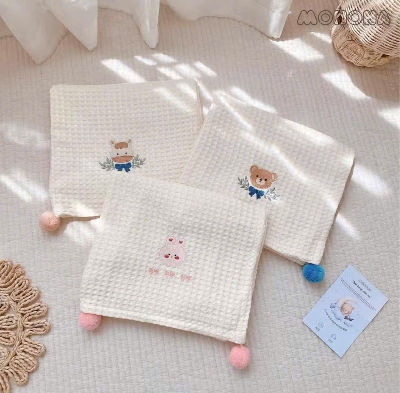  MONONA - Chăn Waffle Thêu Có Hạt Bông - MNN139 
