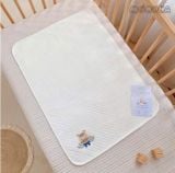  Lót Chống Thấm Monona 4D Thêu Hình - MNN138 