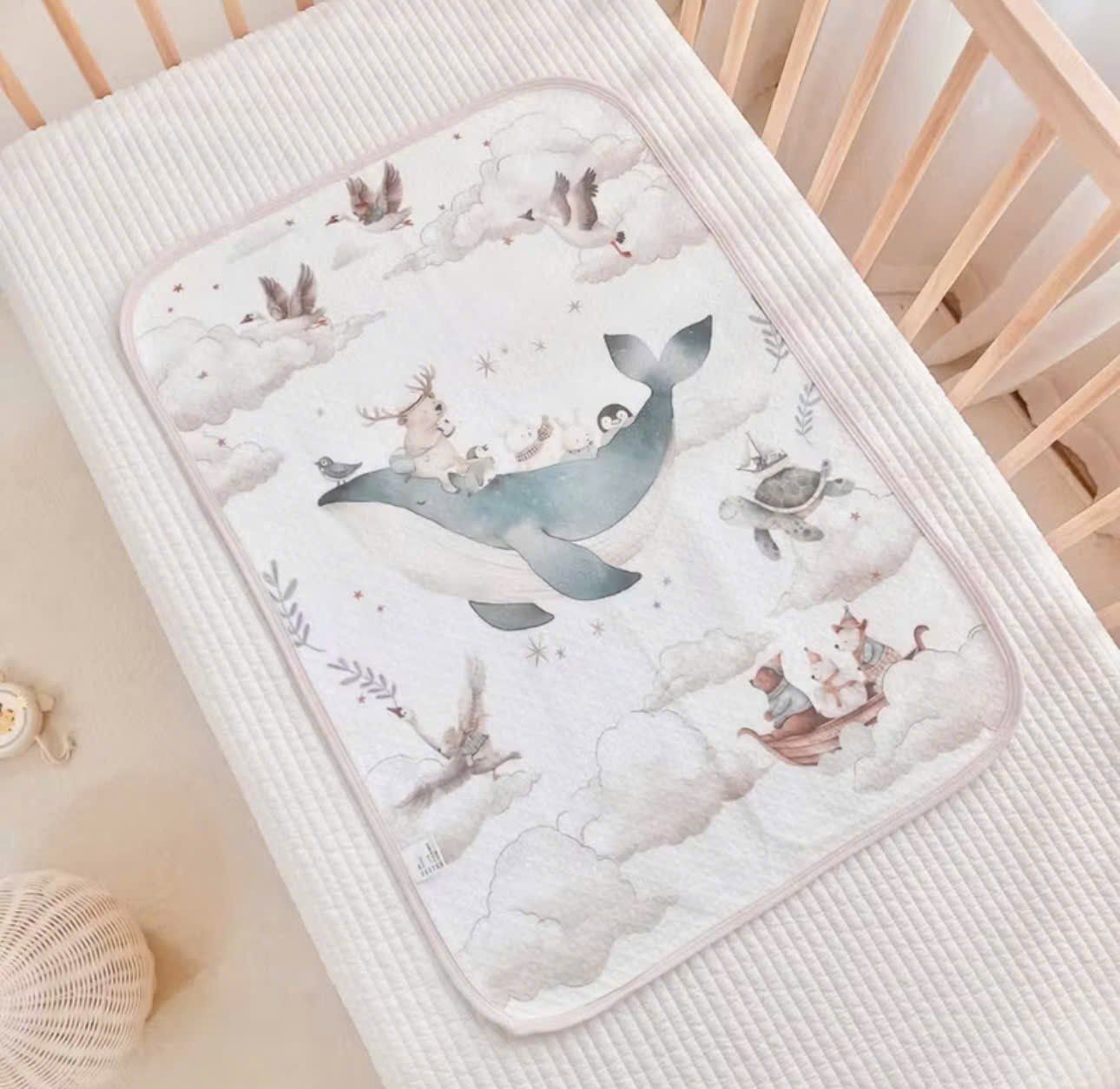  MONONA - Tấm Lót chống Thấm Hoạ Tiết Cổ Tích - 80x100cm 