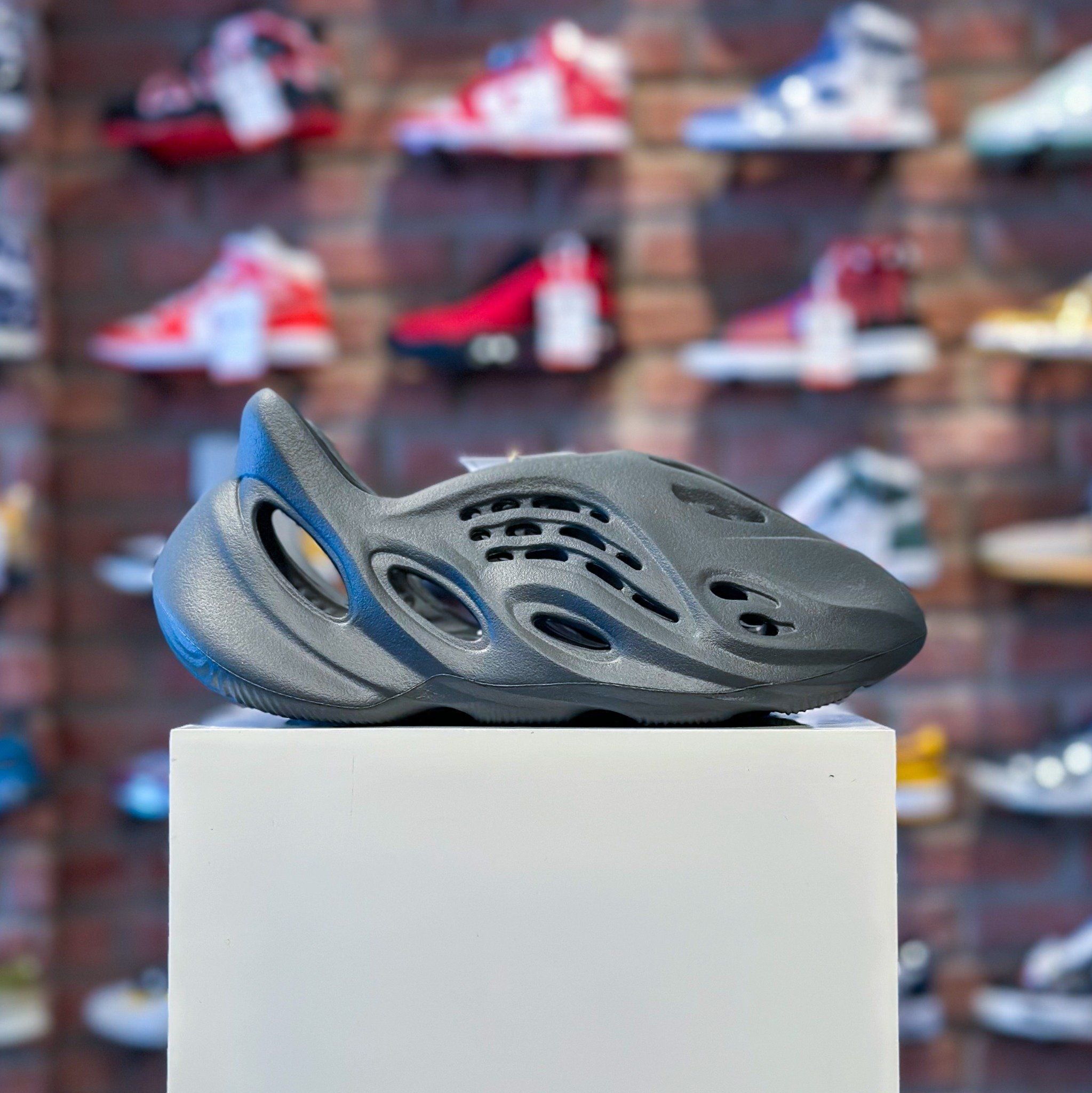 Yeezy Foam Runner Carbon [IG5349] – Rex Sneaker
